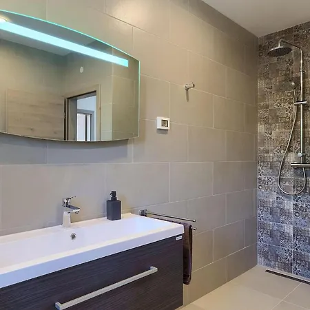 Gloria Nyaraló Póla