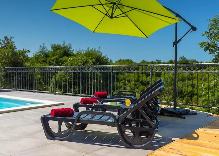 Gloria Vikendica Pula