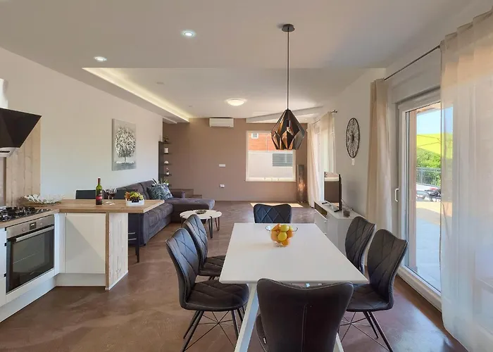 Semesterbostad Gloria *